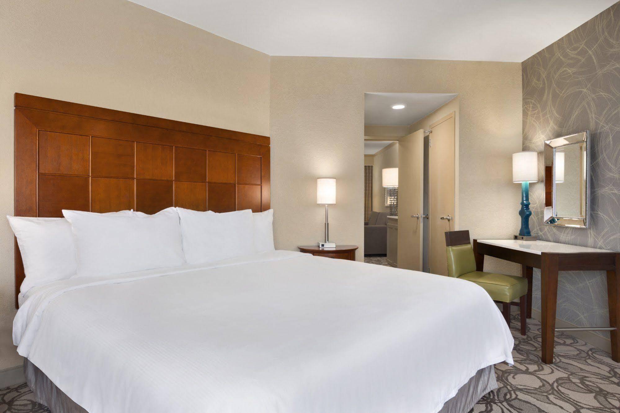 Embassy Suites Amarillo Downtown Exterior foto